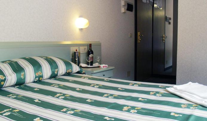 Hotel Aurora 카스틸리오네 델라 페스카이아 외부 사진